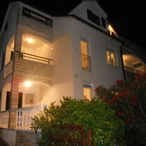 Yvonne Apartament Trogir